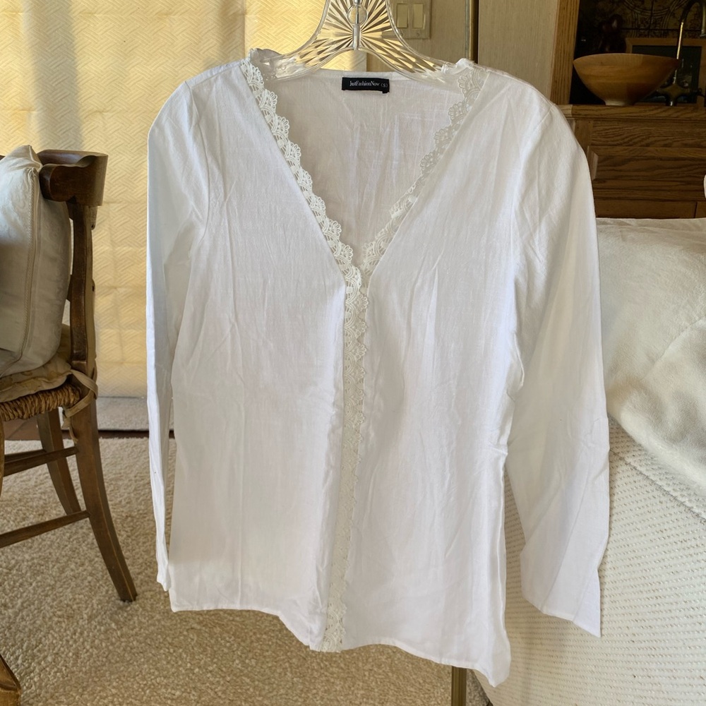 Women’s White Lace Trim Top, Size Small